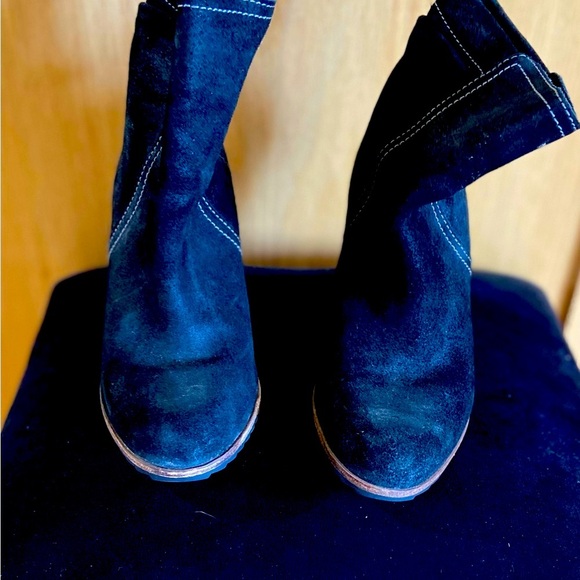 Sorel. Wedge boot. Black suede - Picture 2 of 3